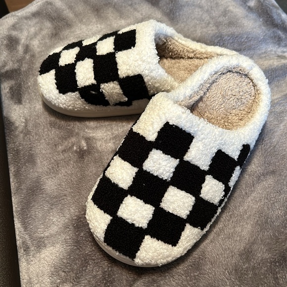 Shoes - Cute new checkered slippers!